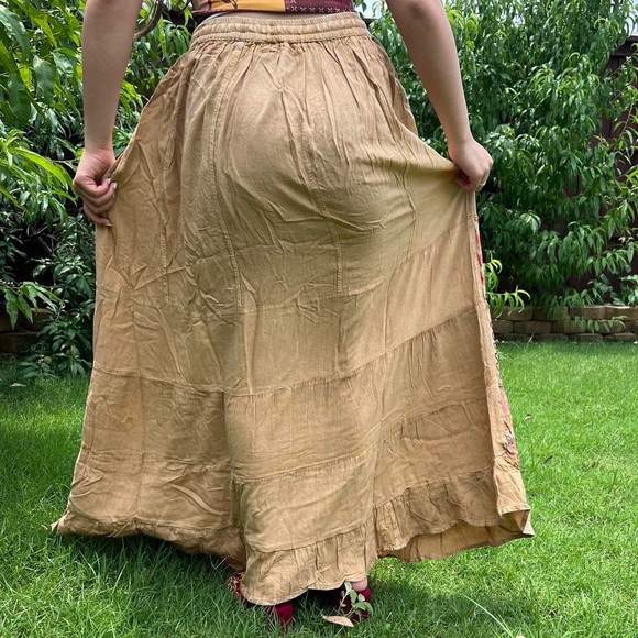 Vintage Vibe Hand Embroidery and Patchwork Floral Pattern Flowy Maxi Skirt - Picture 9 of 10